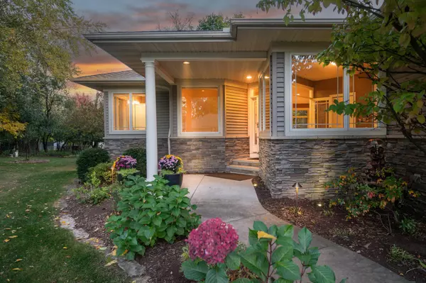 White Bear Lake, MN 55110,2512 Skyblue CT