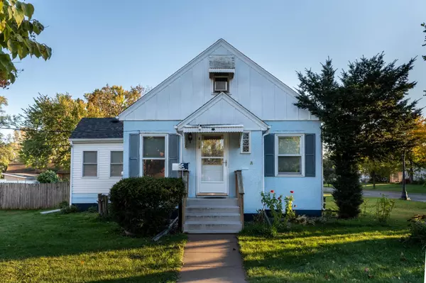 438 Arlington AVE W,  Saint Paul,  MN 55117