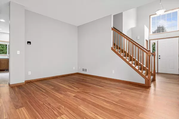 Woodbury, MN 55125,2902 Magnolia DR