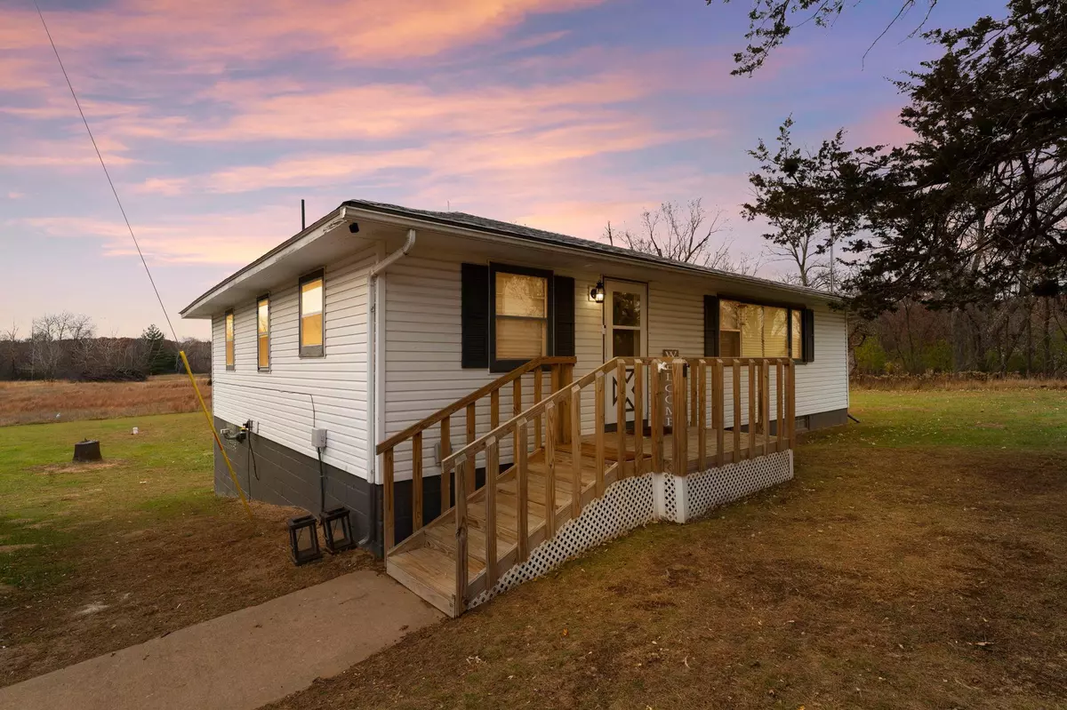 Cambridge, MN 55008,32536 Jackson RD NE