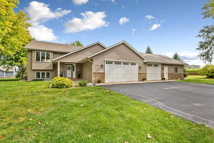 95 Evergreen CT, Madison Lake, MN 56063