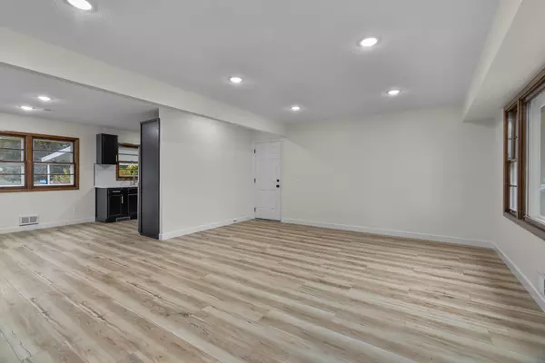 Mounds View, MN 55112,5219 Greenfield AVE