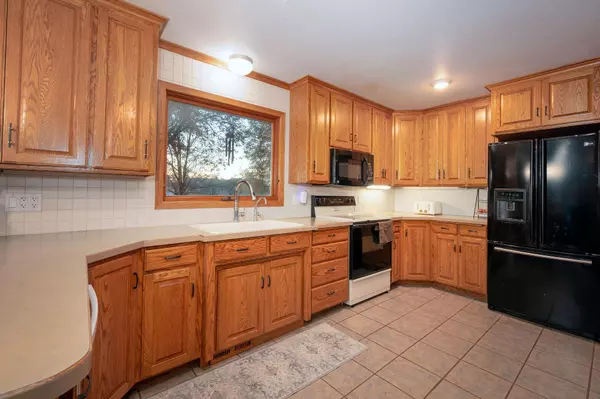 Windom, MN 56101,1835 Jamison DR