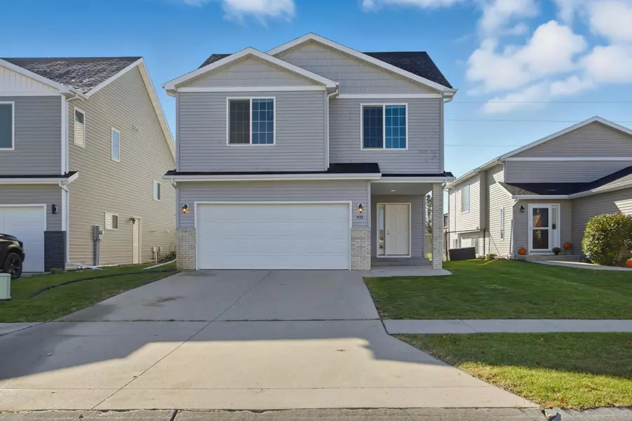 433 Foxtail DR, West Fargo, ND 58078