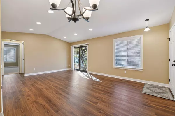 Plymouth, MN 55447,1150 Black Oaks LN N