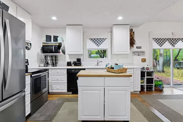 Norwood Young America, MN 55368,223 Oak ST S