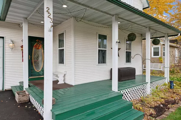 Norwood Young America, MN 55368,223 Oak ST S