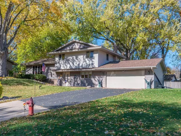 New Hope, MN 55427,3032 Independence CIR N