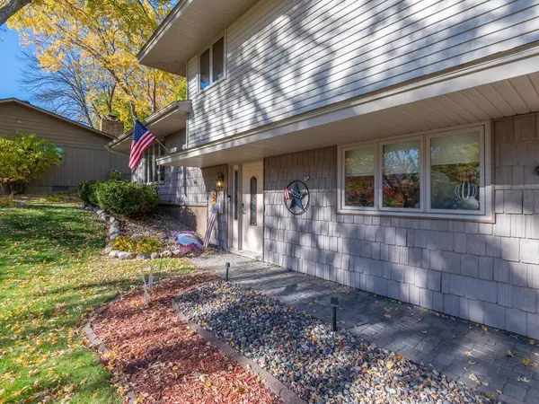 New Hope, MN 55427,3032 Independence CIR N