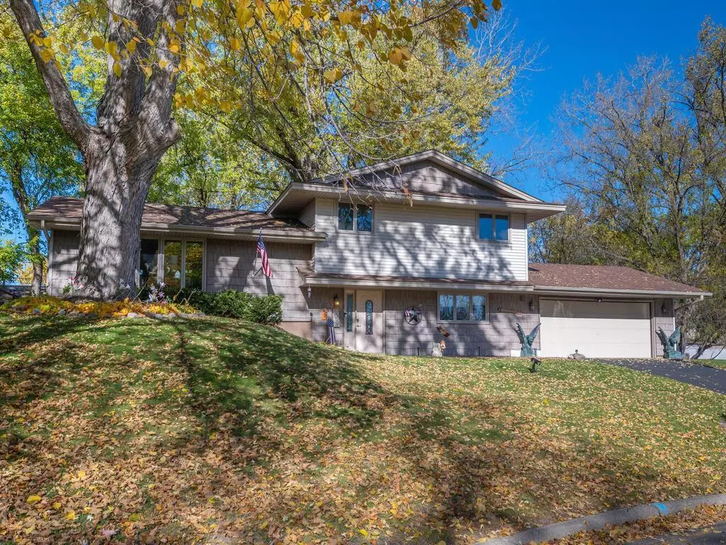 New Hope, MN 55427,3032 Independence CIR N