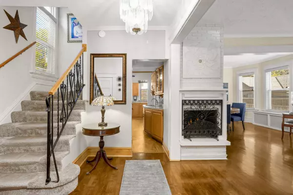 Saint Paul, MN 55104,1069 Laurel AVE