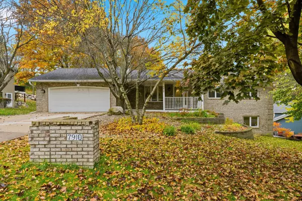 7910 Banks PATH, Inver Grove Heights, MN 55077