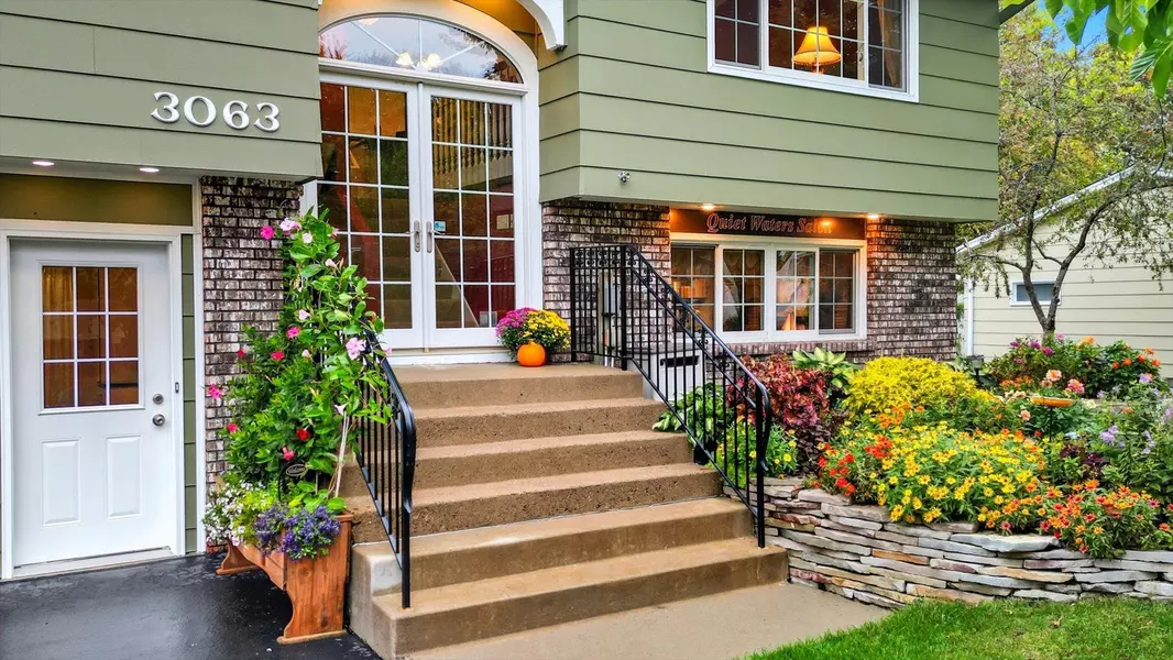 3063 Evelyn ST, Roseville, MN 55113