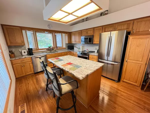 Savage, MN 55378,14326 Peninsula Point DR