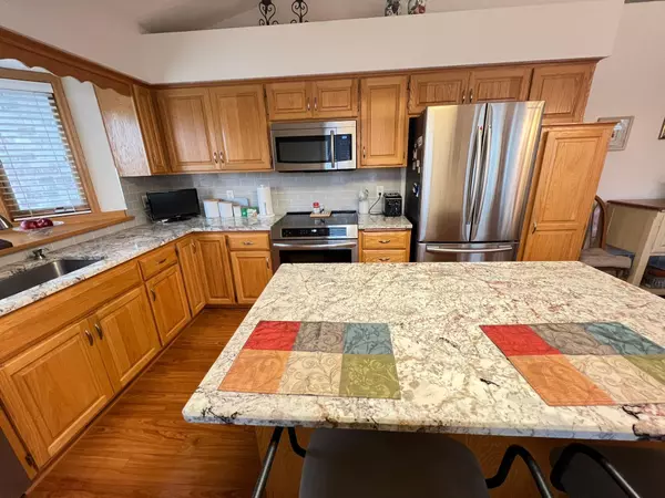 Savage, MN 55378,14326 Peninsula Point DR