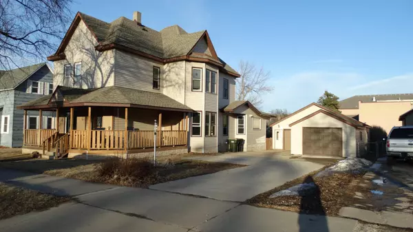 Sauk Centre, MN 56378,319 Elm ST S