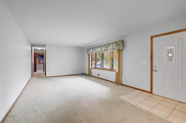 Bloomington, MN 55431,3216 W 81st ST