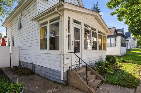 Saint Paul, MN 55103,534 Thomas AVE