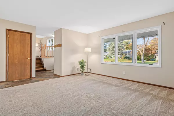 Roseville, MN 55113,2580 Western AVE N