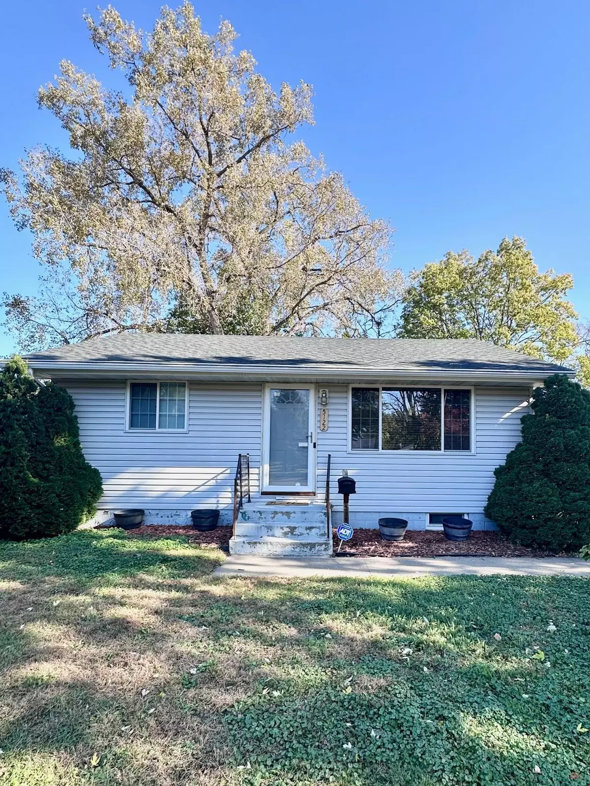 Crystal, MN 55428,5122 Florida AVE N