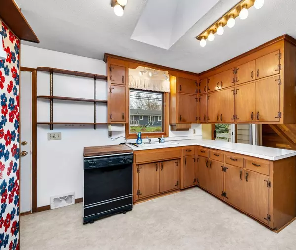 Crystal, MN 55427,8214 32nd PL N