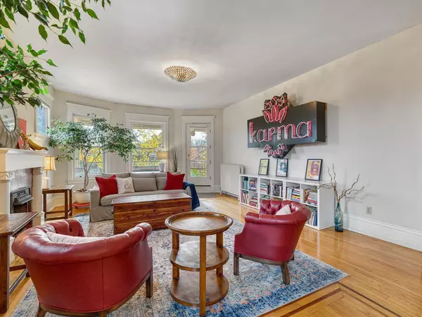 Saint Paul, MN 55105,625 Grand AVE #8