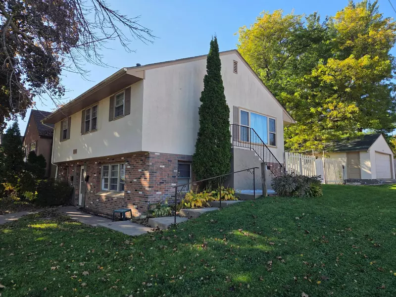 257 15th AVE N, South Saint Paul, MN 55075