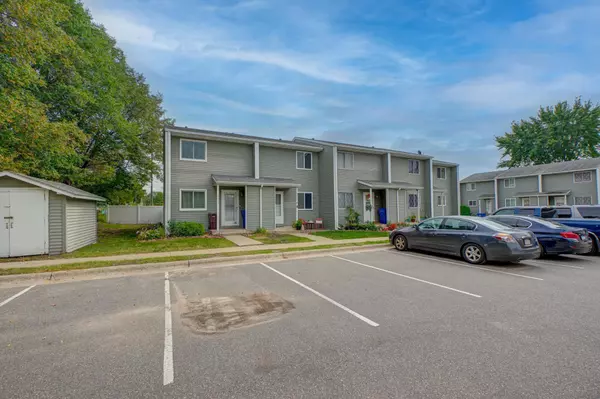 Saint Paul, MN 55107,405 Robert ST S