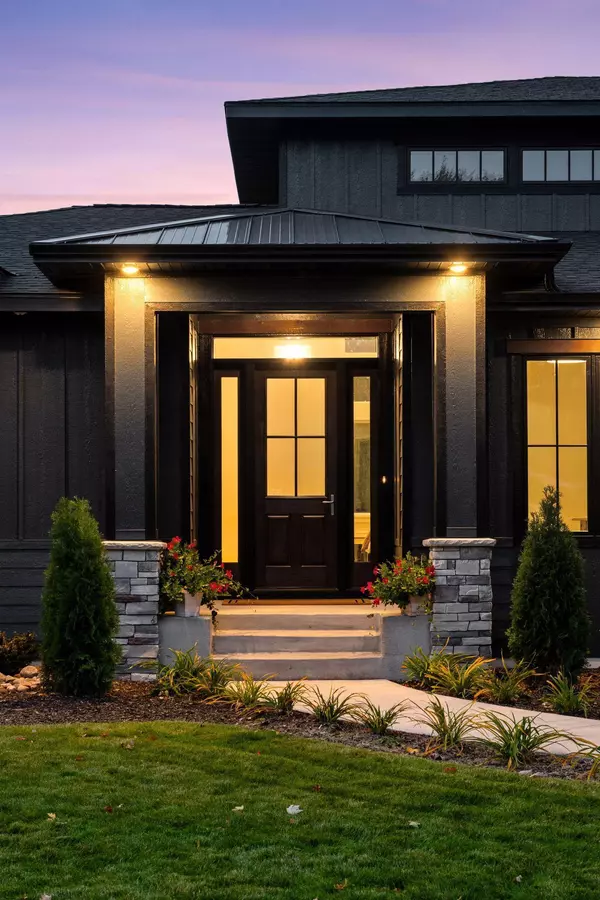 Mendota Heights, MN 55118,631 Callahan PL