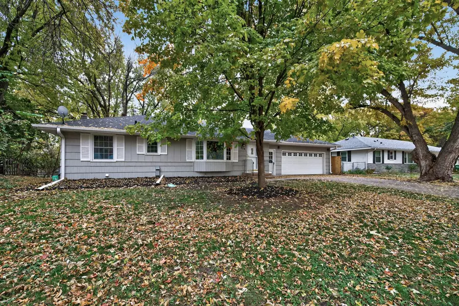 826 113th AVE NW, Coon Rapids, MN 55448