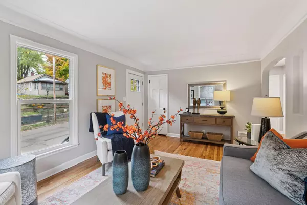 Saint Paul, MN 55106,1122 6th ST E