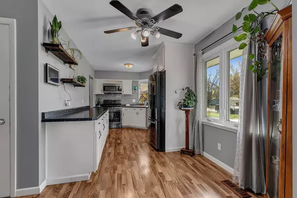 Saint Cloud, MN 56303,944 Spruce DR