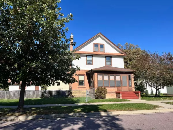 116 W Lewis ST, Mankato, MN 56001