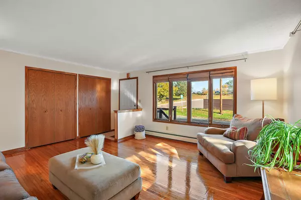 Mahtomedi, MN 55115,107 Hallam AVE S