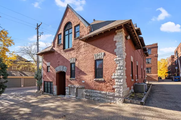 Saint Paul, MN 55102,28 Dale ST S #A