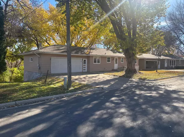 314 Shady LN, Norwood Young America, MN 55397