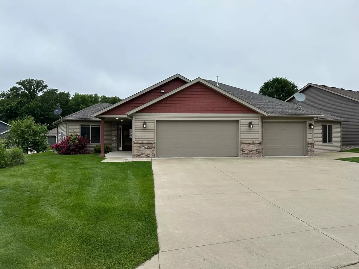 Sartell, MN 56377,932 Oak Pond CT