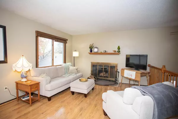 Woodbury, MN 55125,7841 Rimbley RD