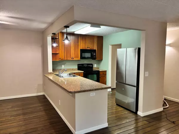 Minnetonka, MN 55305,10511 Cedar Lake RD #218