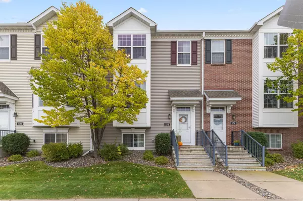 578 Huset Pkwy NE, Columbia Heights, MN 55421