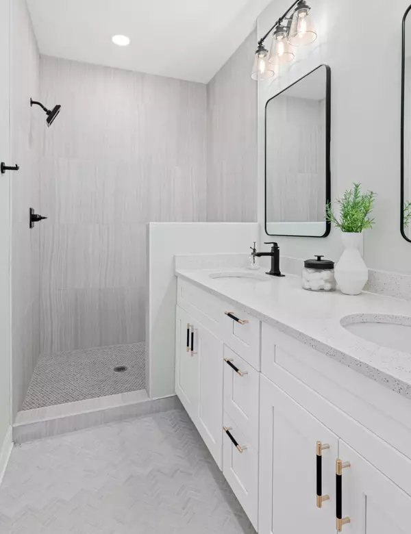 Mound, MN 55364,2901 Hazelwood LN