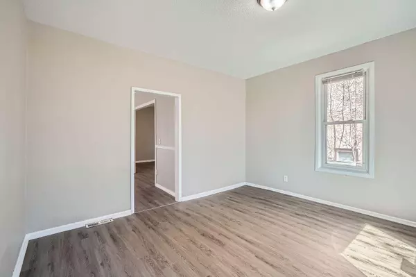 Saint Paul, MN 55106,707 Jenks AVE