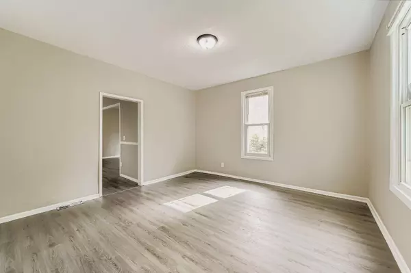 Saint Paul, MN 55106,707 Jenks AVE