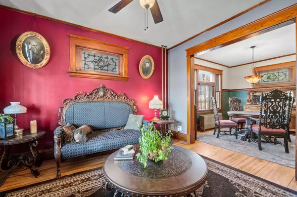 Saint Paul, MN 55106,114 Bates AVE