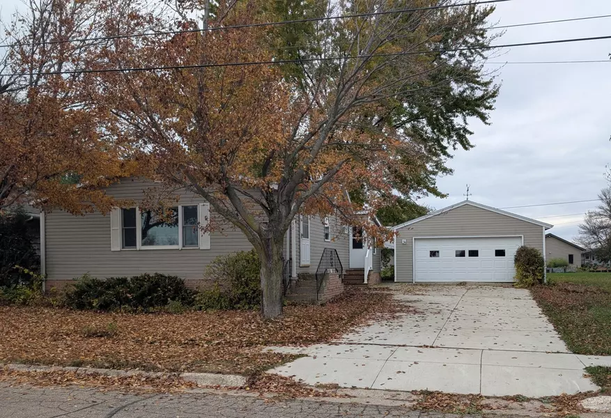 150 Mason AVE, Alden, MN 56009