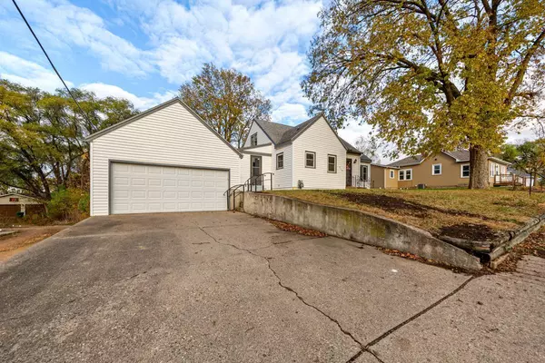 Le Sueur, MN 56058,315 Oak ST