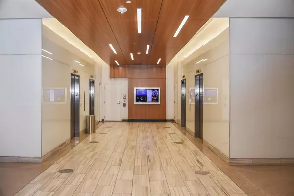 Minneapolis, MN 55401,330 2nd AVE S