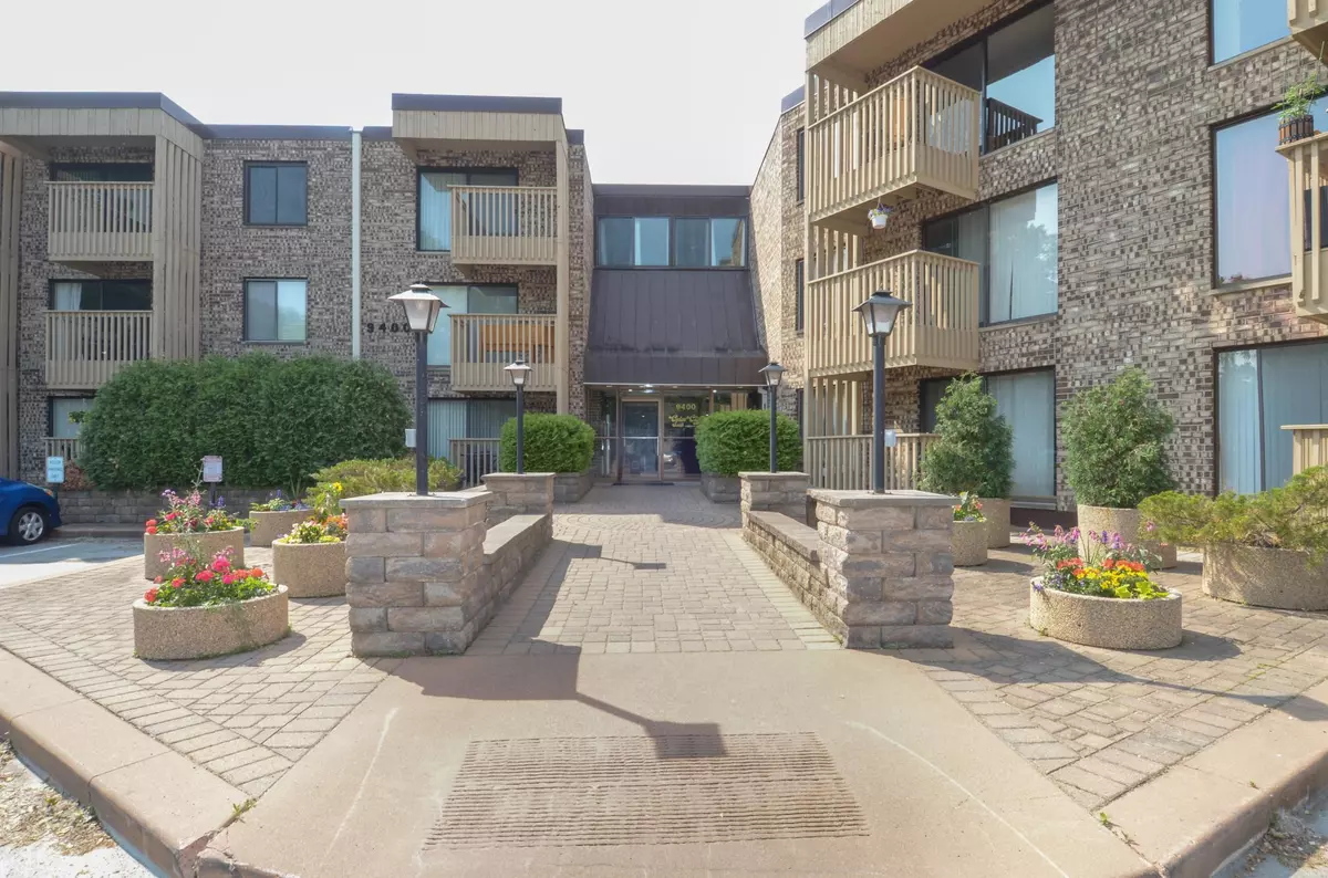 Bloomington, MN 55425,9400 Old Cedar AVE S #121