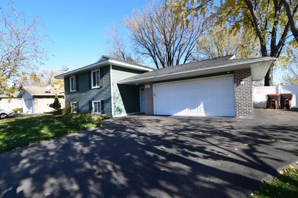 Cottage Grove, MN 55016,8479 Ivywood AVE S