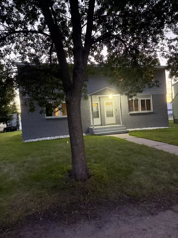 Saint Cloud, MN 56303,443 32nd AVE N